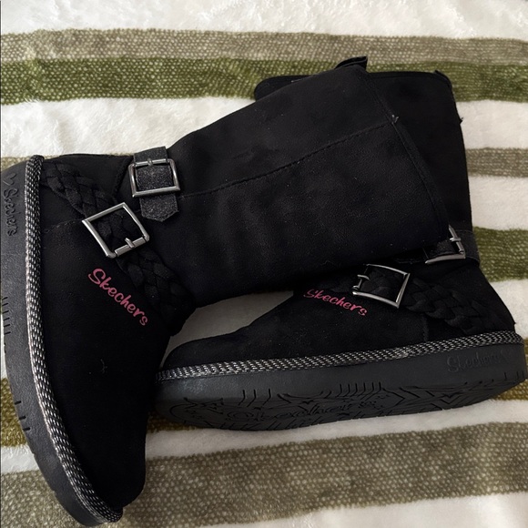 Skechers Black Boots with Pink Embroidery - Picture 2 of 3